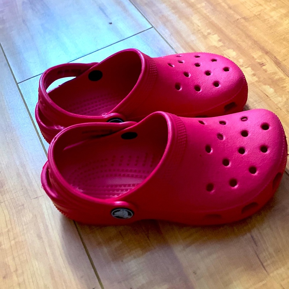 CROCS kid size 10-11